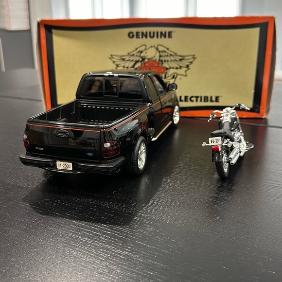 Harley-Davidson Limited Edition Collectable Model Ford F150 Truck & Fat Boy - Picture 4 of 13
